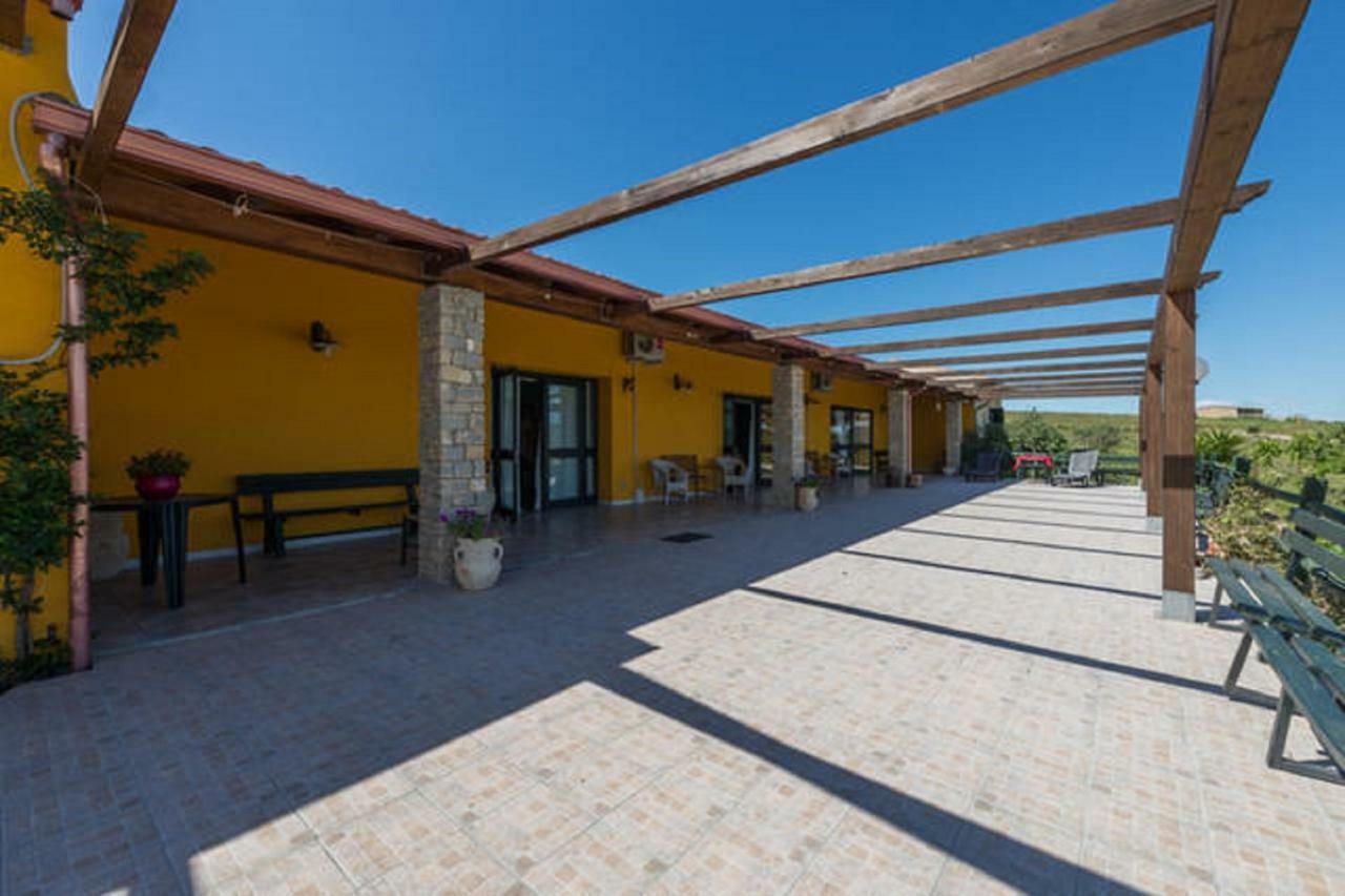 Cuaddus e Tellas Nuragus Esterno foto
